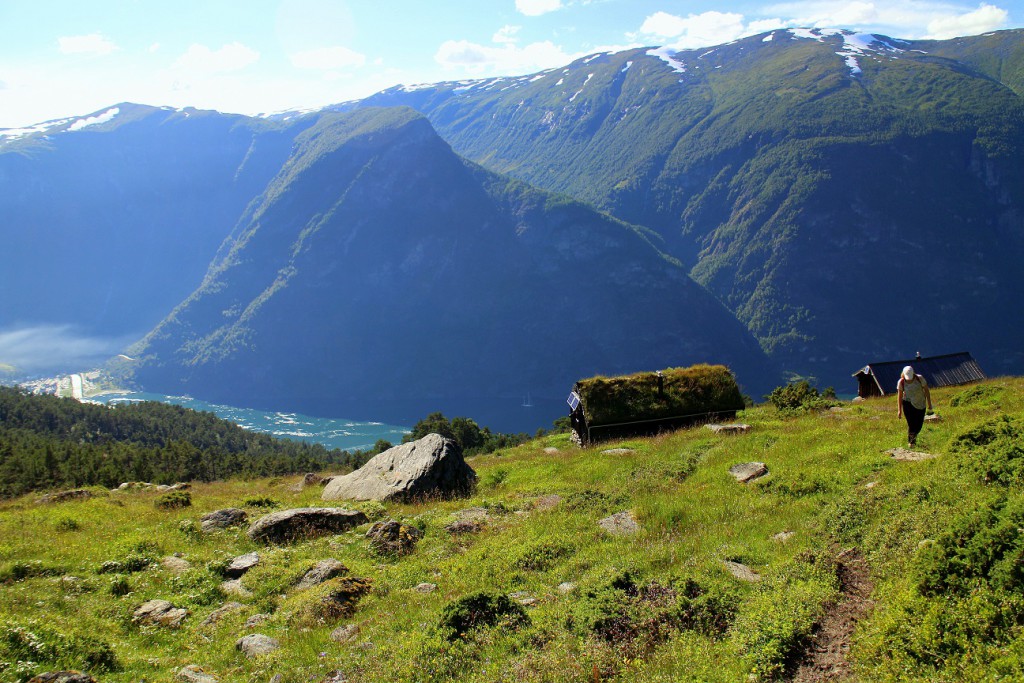 Vandring i bergen runt Flåm i Norge påväg mot Joasete. Bild: Josefine Nilsson